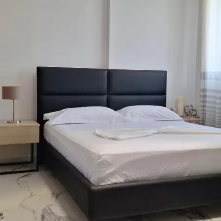 White Palace * Vlorë